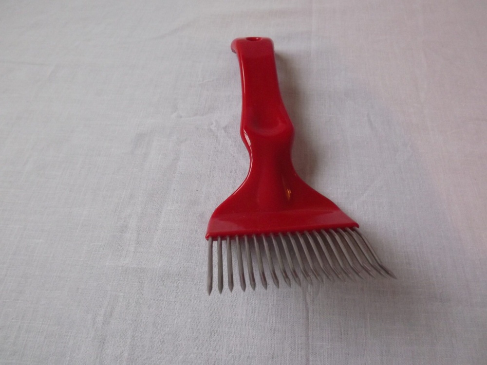Uncapping Fork - Bent Tine
